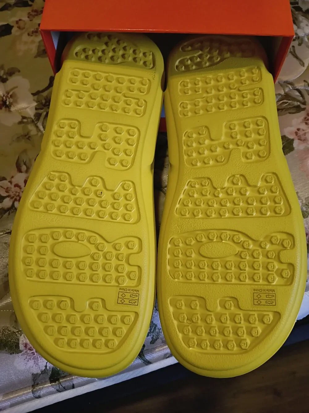Cali Slides Mens Size 13 (retail $55 non negotiable)